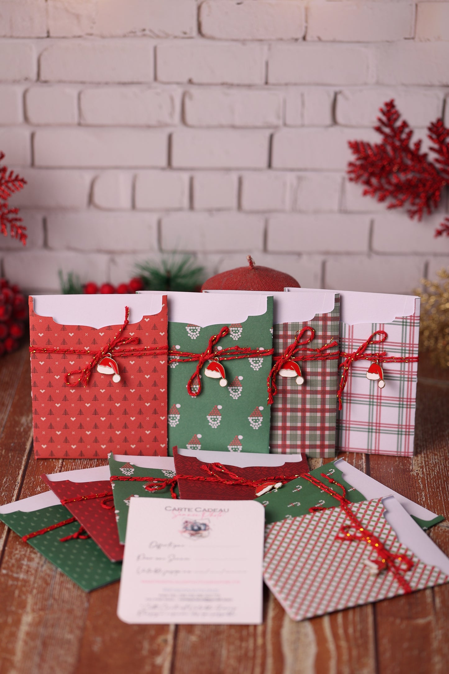 Lot de 10 Cartes Cadeaux Personnalisées - Noël Traditionnel assorties