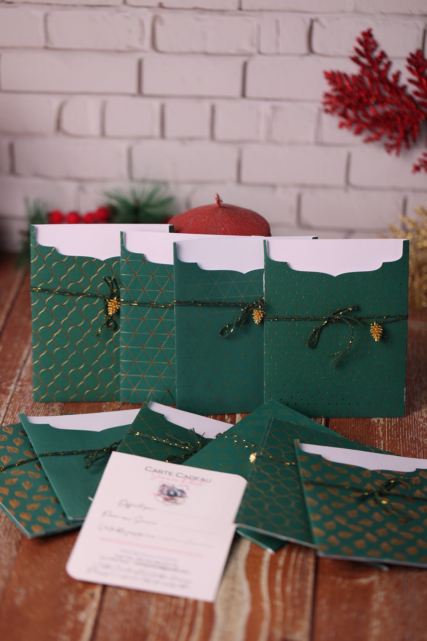 Lot de 10 Cartes Cadeaux Personnalisées - Noël Traditionnel Vertes assorties
