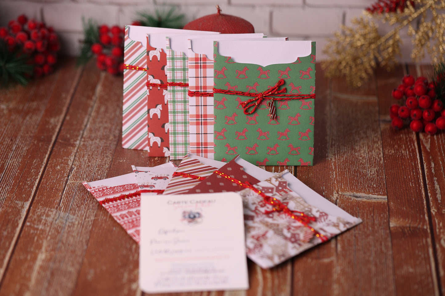Lot de 10 Cartes Cadeaux Personnalisées - Noël Traditionnel assorties