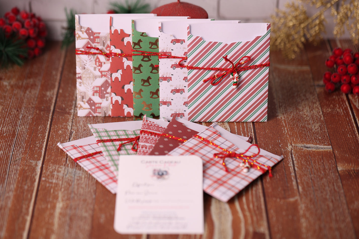 Lot de 10 Cartes Cadeaux Personnalisées - Noël Traditionnel assorties