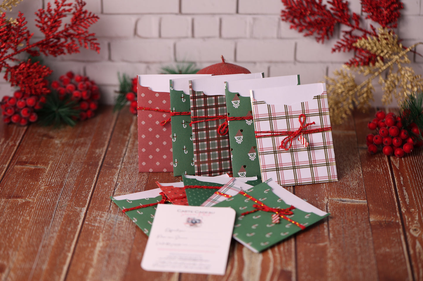Lot de 10 Cartes Cadeaux Personnalisées - Noël Traditionnel assorties