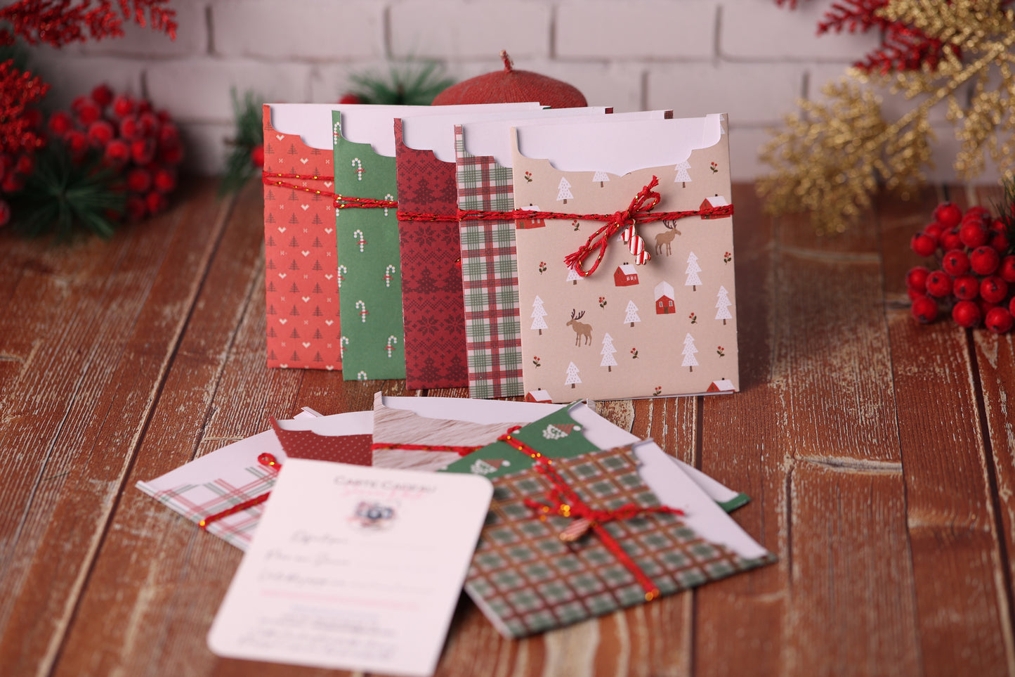 Lot de 10 Cartes Cadeaux Personnalisées - Noël Traditionnel assorties
