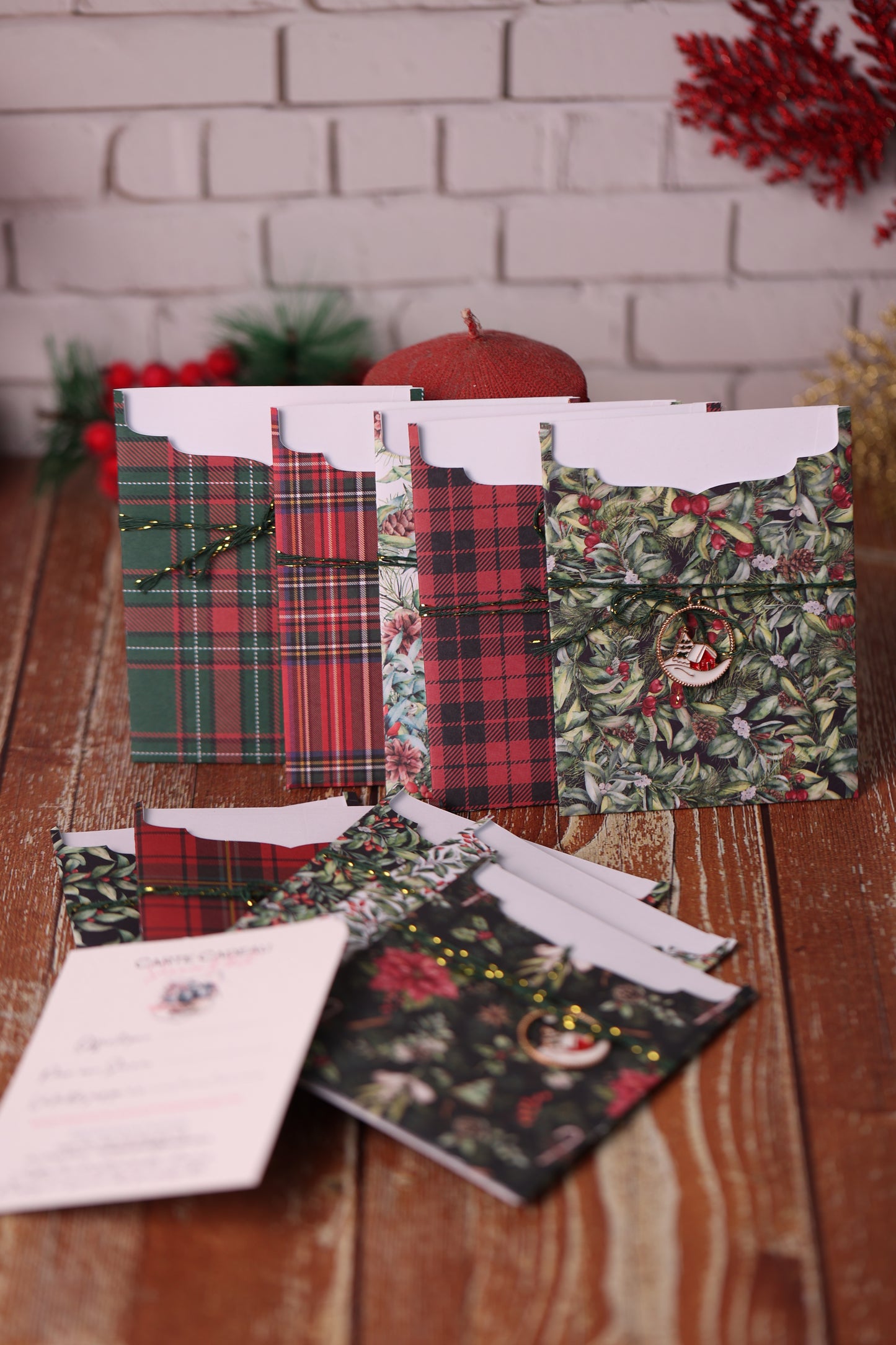 Lot de 10 Cartes Cadeaux Personnalisées - Noël Traditionnel assorties