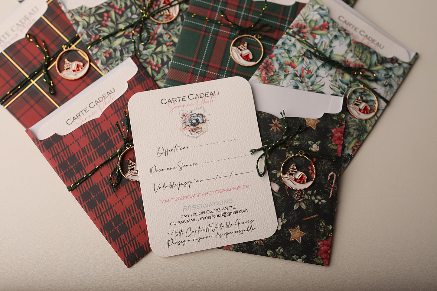 Lot de 10 Cartes Cadeaux Personnalisées - Noël Traditionnel assorties