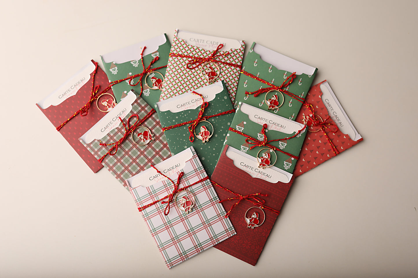 Lot de 10 Cartes Cadeaux Personnalisées - Noël Traditionnel assorties