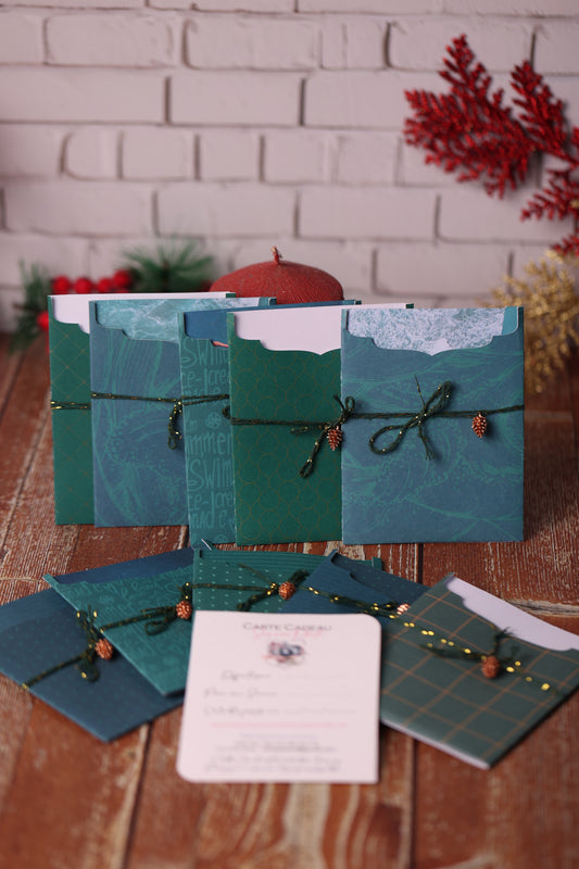 Lot de 10 Cartes Cadeaux Personnalisées - Noël Traditionnel Bleues/Vertes assorties