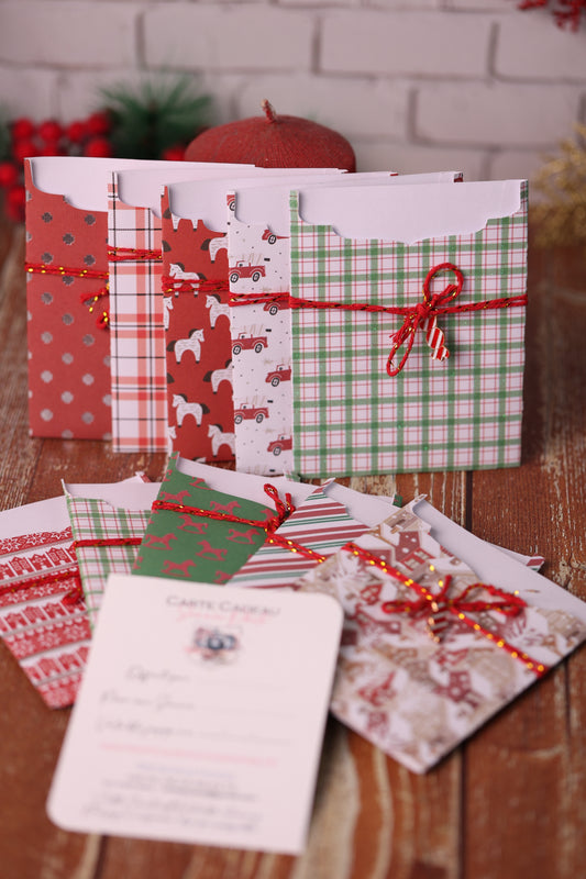 Lot de 10 Cartes Cadeaux Personnalisées - Noël Traditionnel assorties