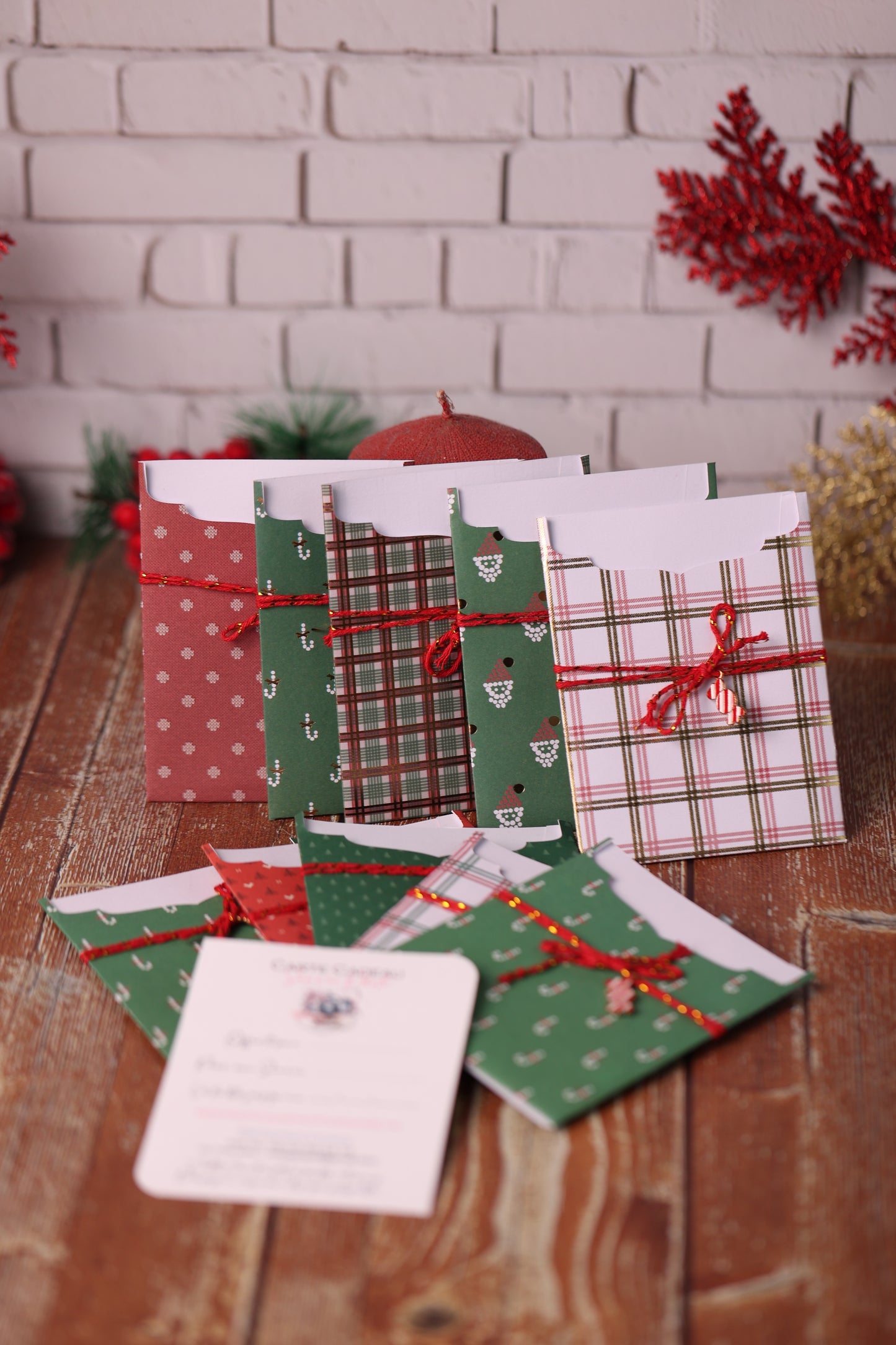 Lot de 10 Cartes Cadeaux Personnalisées - Noël Traditionnel assorties