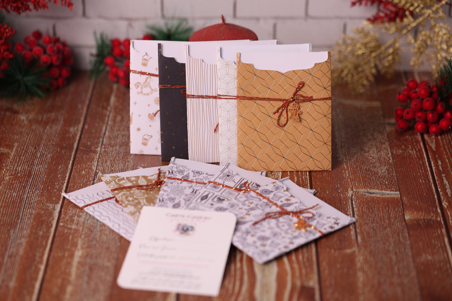 Lot de 10 Cartes Cadeaux Personnalisées - Noël CHIC assorties