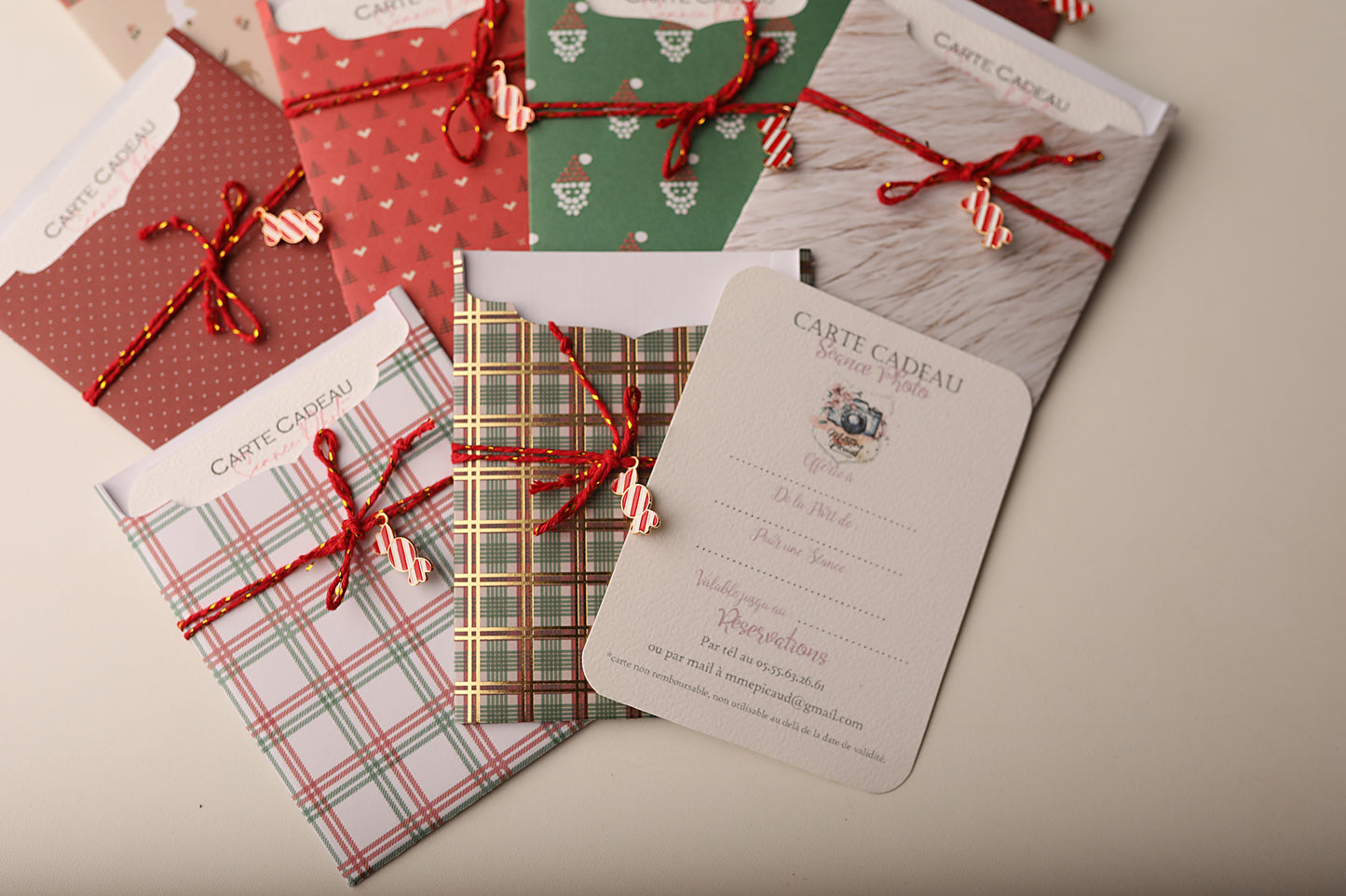 Lot de 10 Cartes Cadeaux Personnalisées - Noël Traditionnel assorties