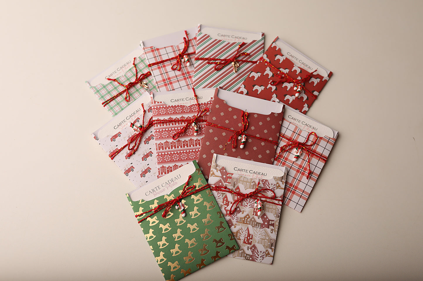 Lot de 10 Cartes Cadeaux Personnalisées - Noël Traditionnel assorties