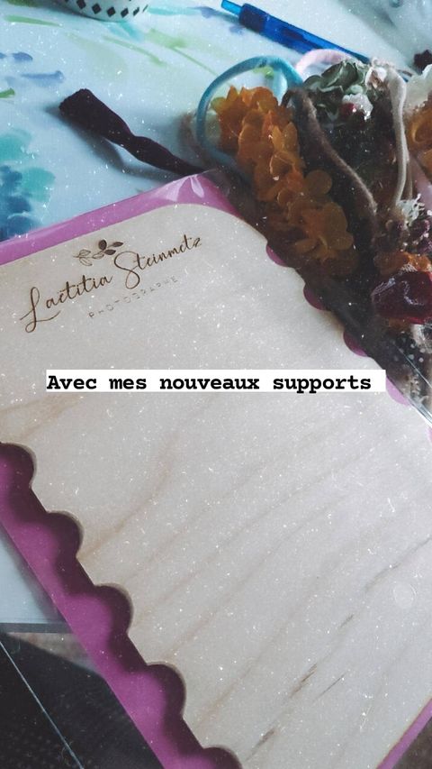 Présentoir en Bois Personnalisé - Gravé