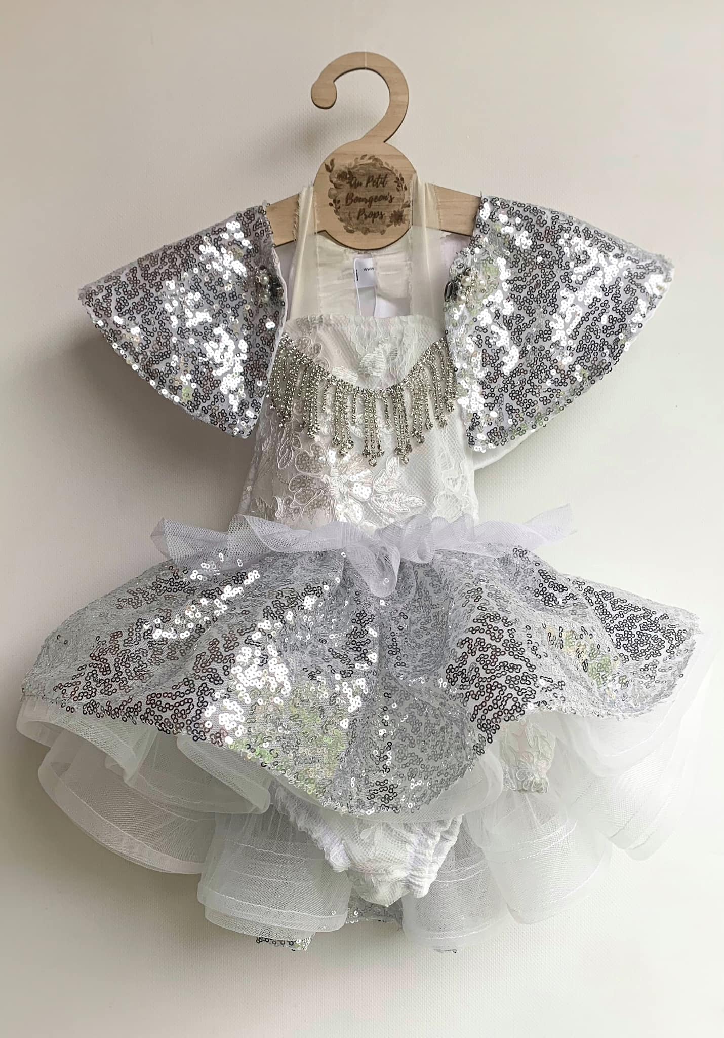 Cintre bébé personnalisé en Bois - Gravé