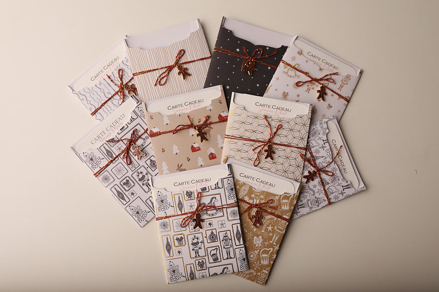 Lot de 10 Cartes Cadeaux Personnalisées - Noël CHIC assorties